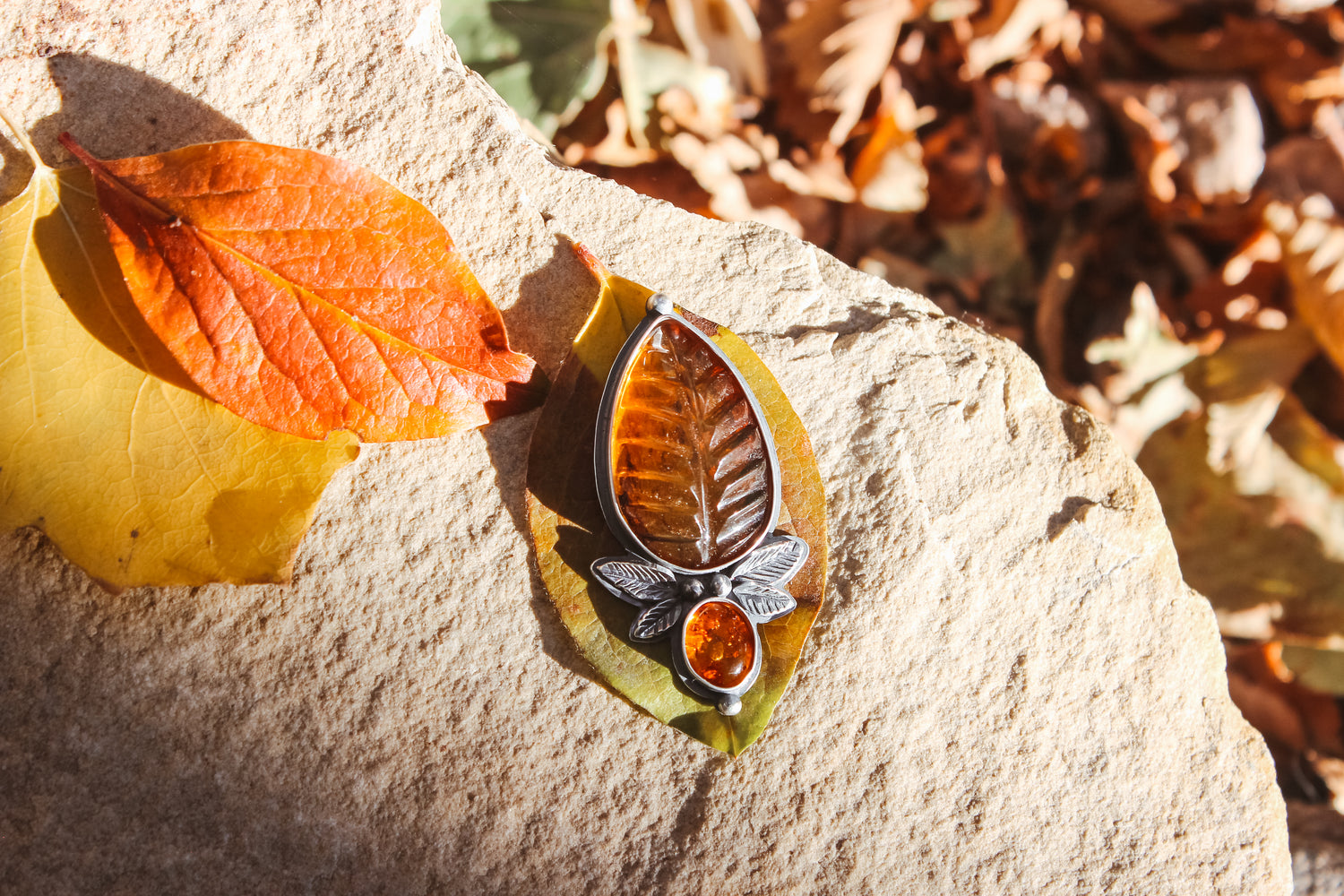 Dancing Leaf Ring