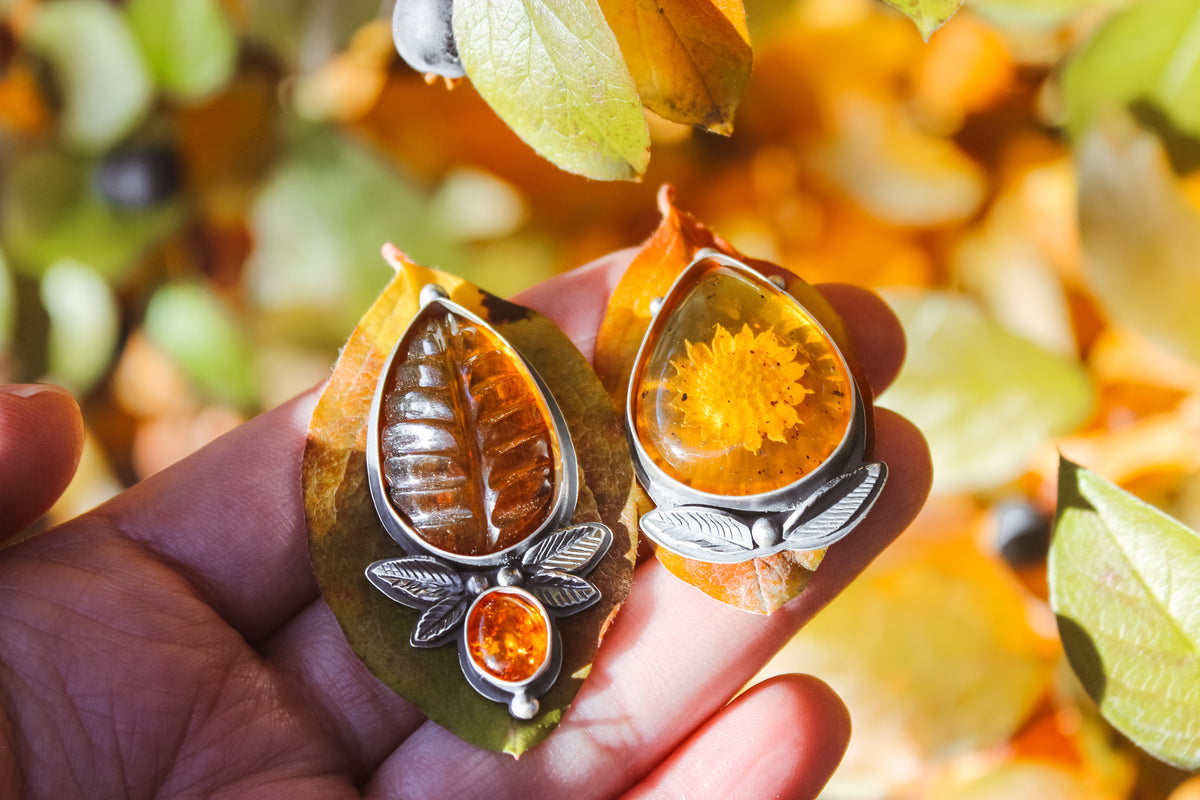 Dancing Leaf Ring