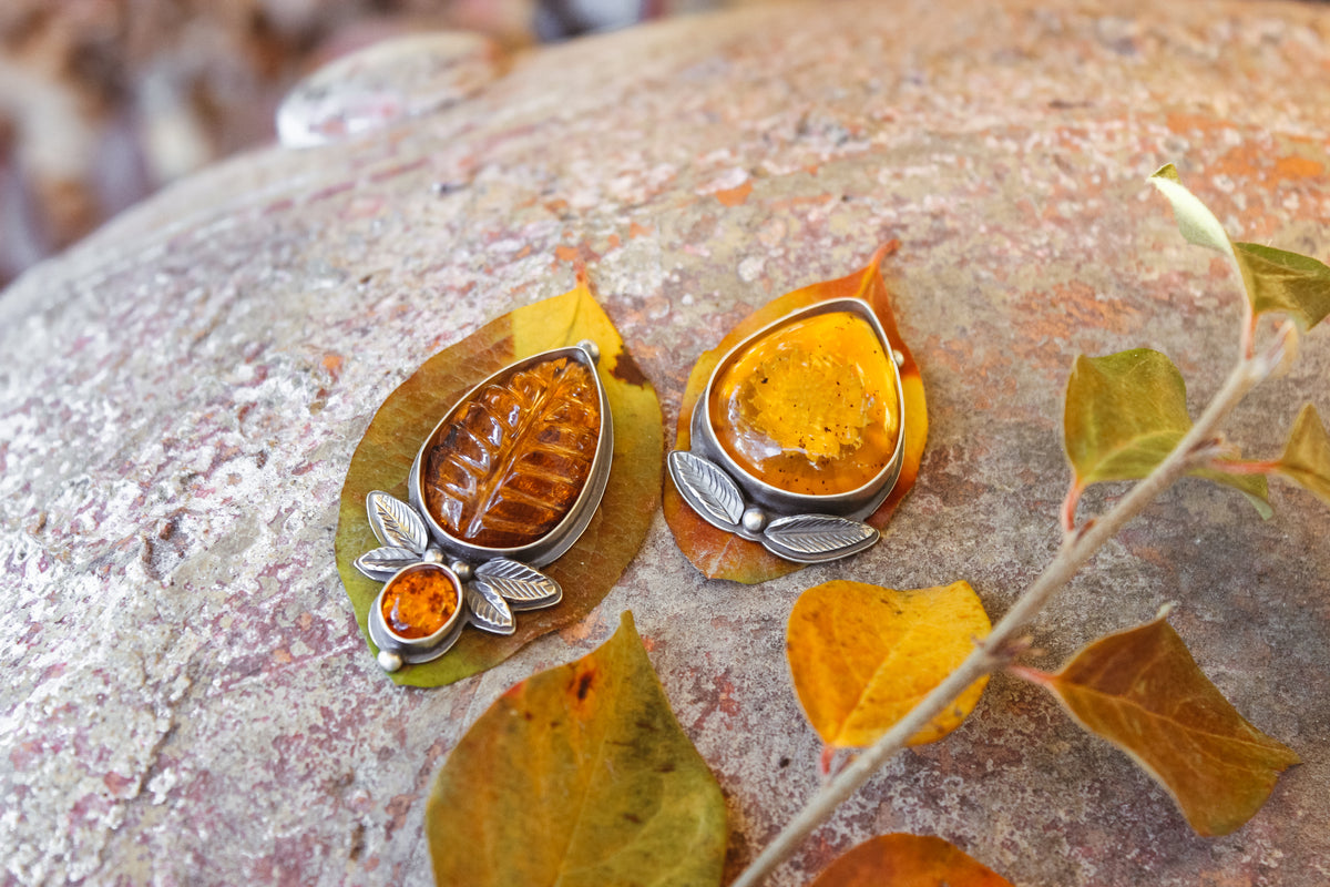 Dancing Leaf Ring