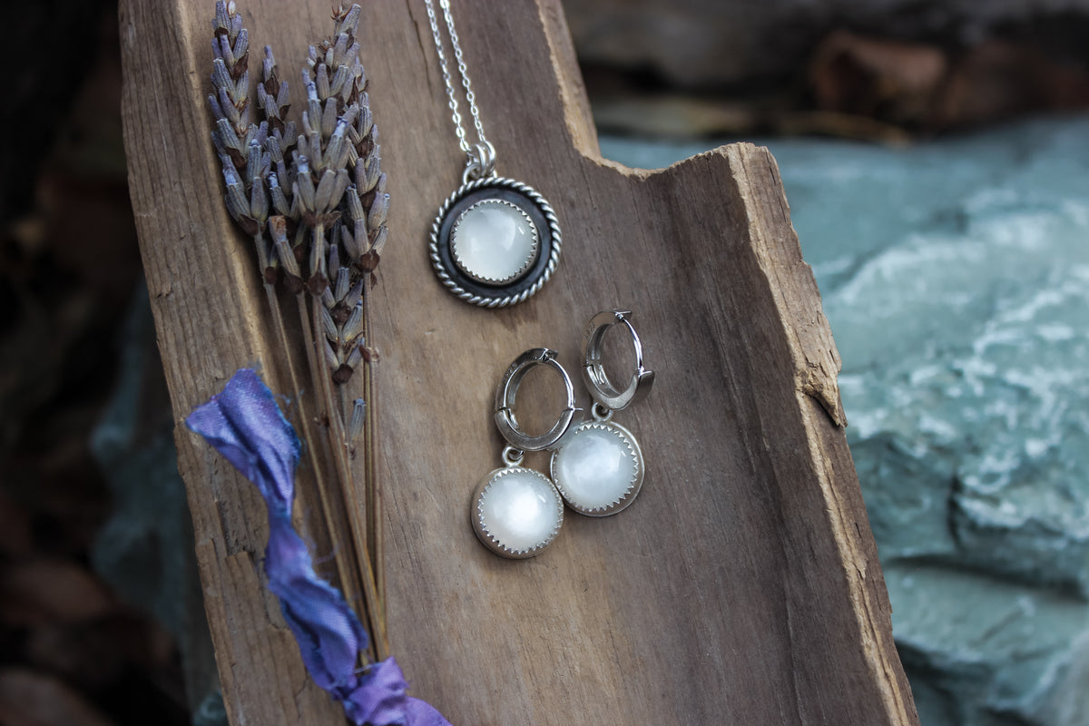 Moonbeam Necklace