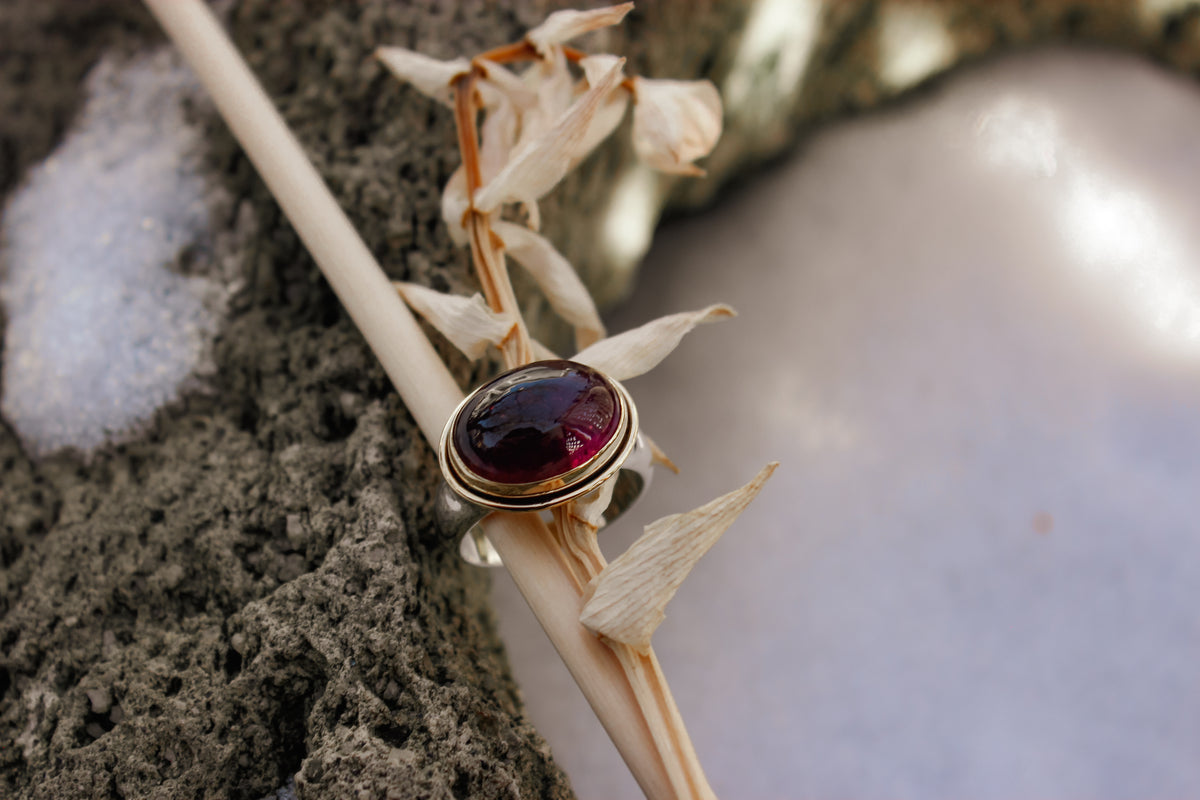 Size 8 Regal Ring with 18k gold